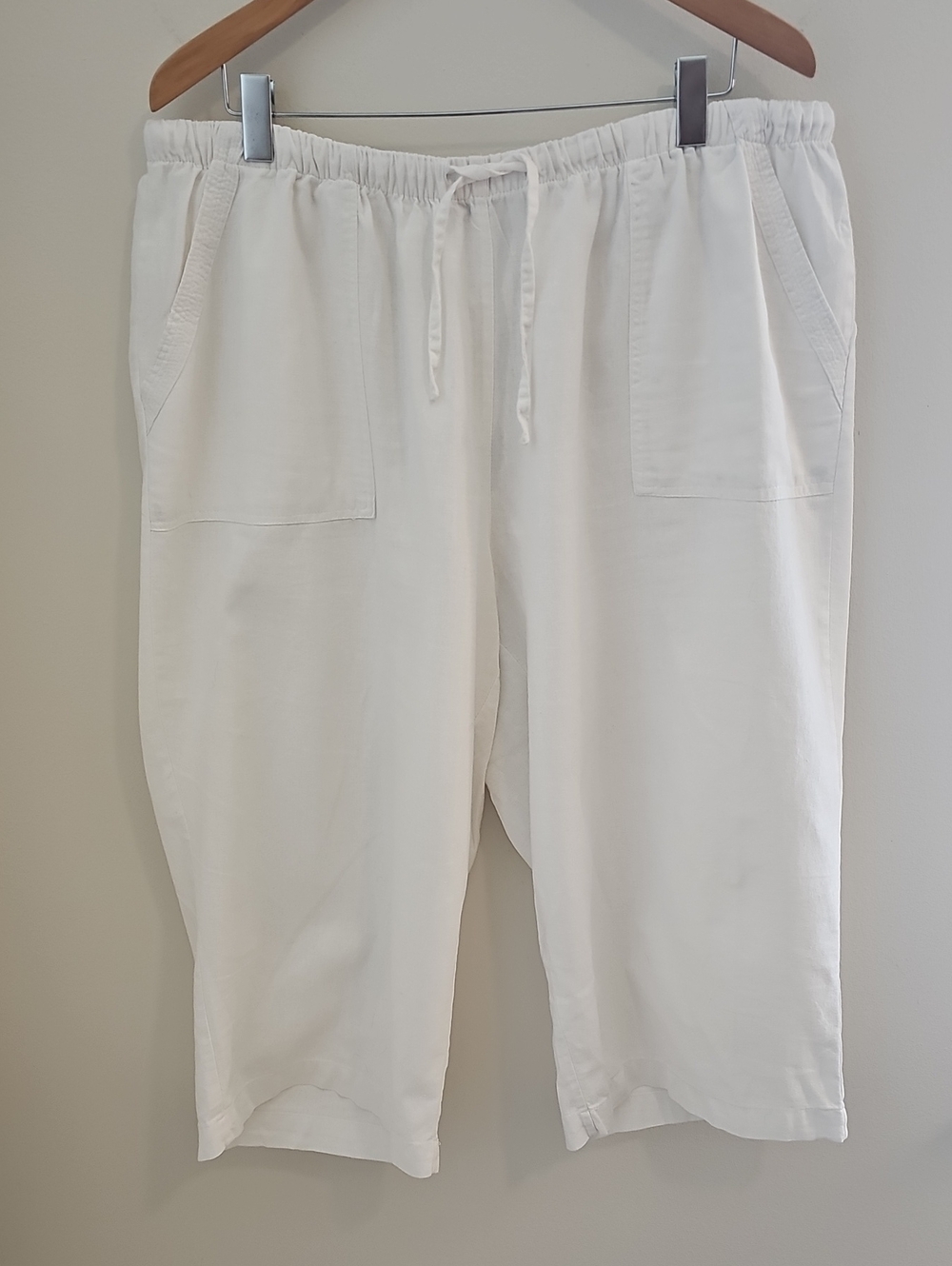 ellos White Elastic Waist Linen Blend‎ Capris. Size 22. Pockets.
